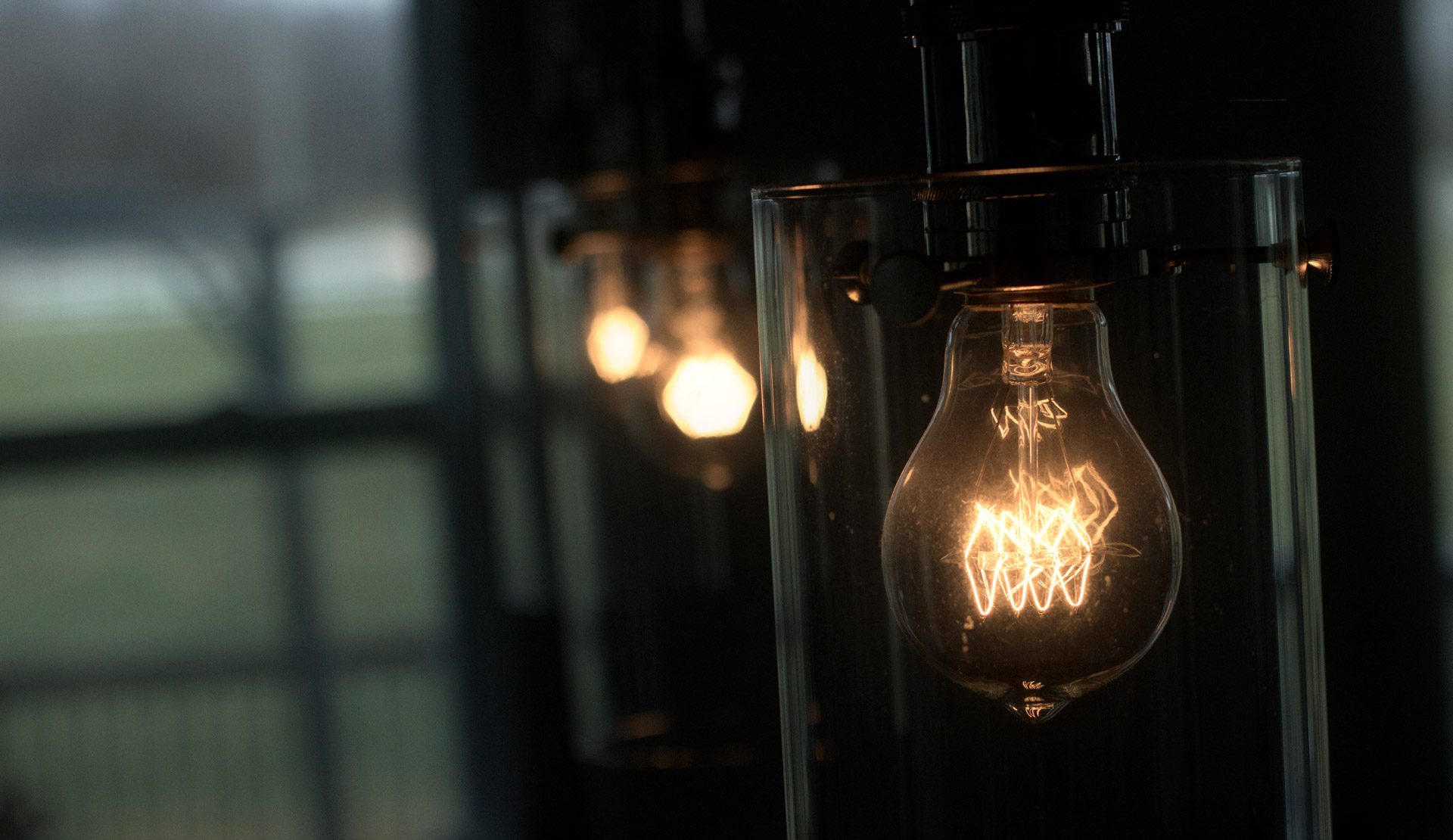 edison-bulbs-GettyImages-627832362